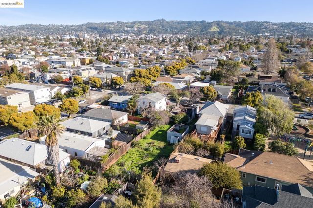 3032 Mabel St, Berkeley, CA 94702