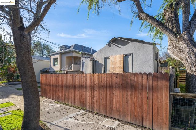 3032 Mabel St, Berkeley, CA 94702