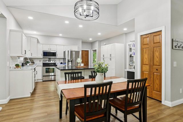 E10085 W Buck Bay, Reedsburg, WI 53959