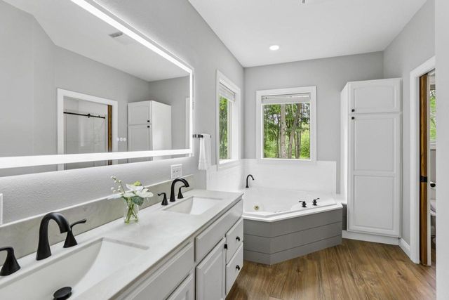 E10085 W Buck Bay, Reedsburg, WI 53959