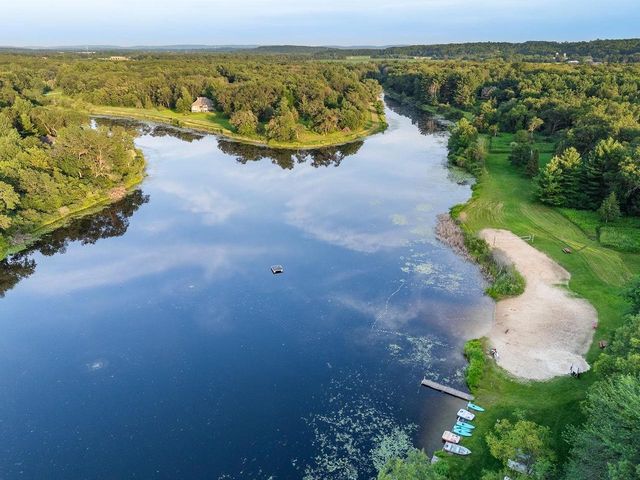 E10085 W Buck Bay, Reedsburg, WI 53959