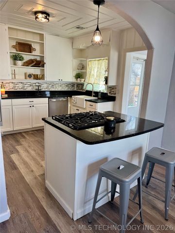 1211 S 9th Street, Mcalester, OK 74501