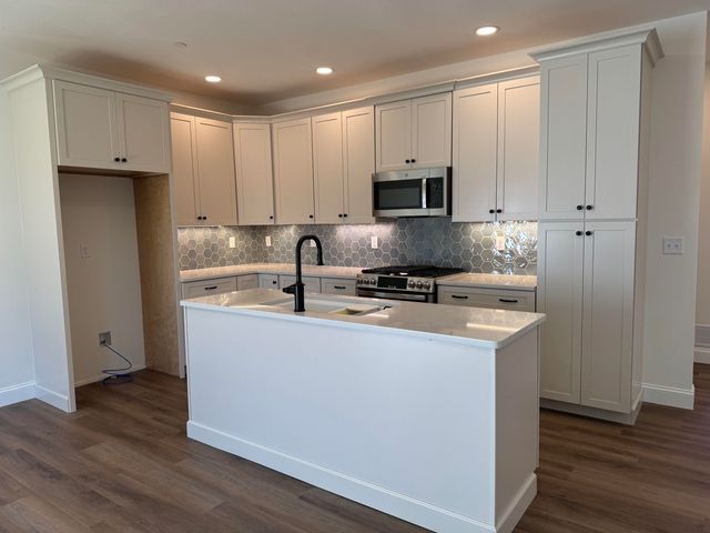 7A Dearborn Circle, Goffstown, NH 03045