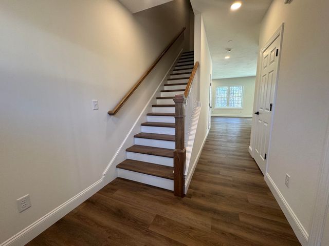 7A Dearborn Circle, Goffstown, NH 03045