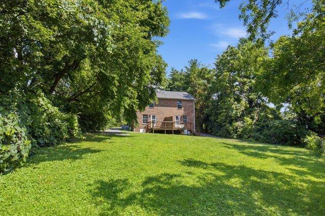 379 Wales Drive Unit A&B, Nashville, TN 37211