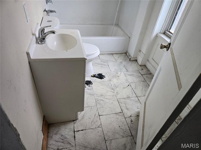 3510 N 21st Street, St Louis, MO 63107