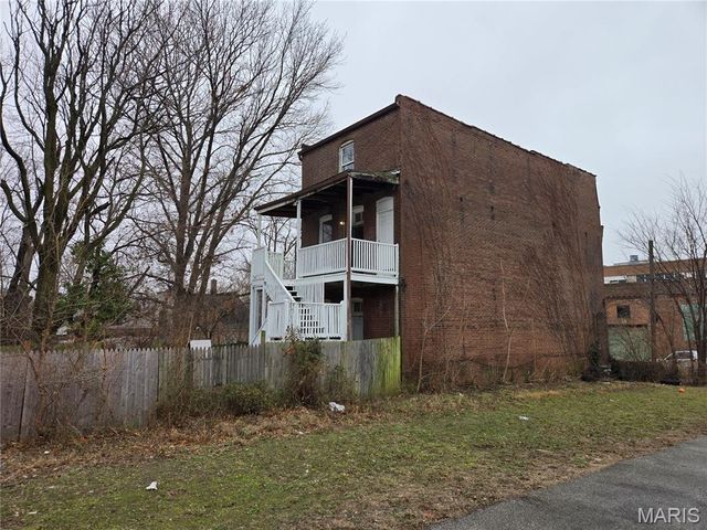 3510 N 21st Street, St Louis, MO 63107