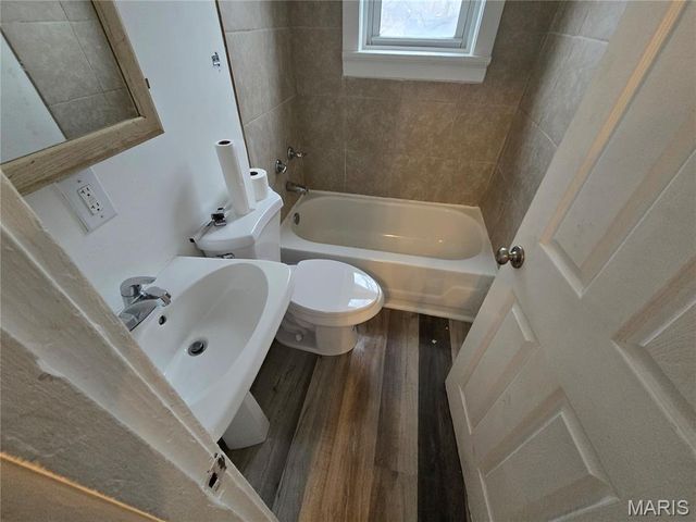 3510 N 21st Street, St Louis, MO 63107