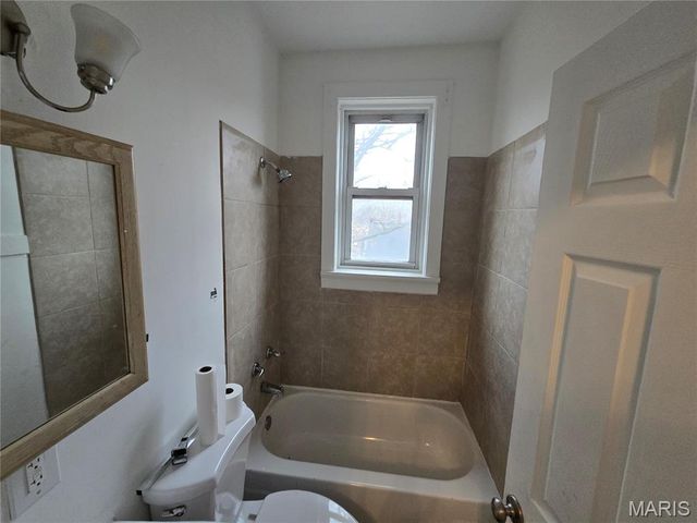 3510 N 21st Street, St Louis, MO 63107