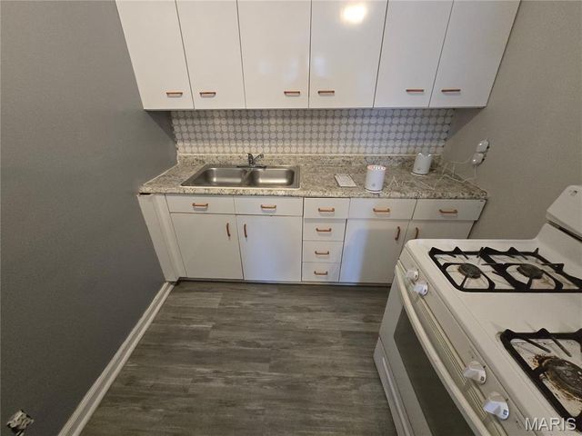 3510 N 21st Street, St Louis, MO 63107