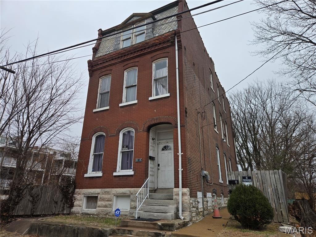 3510 N 21st Street, St Louis, MO 63107