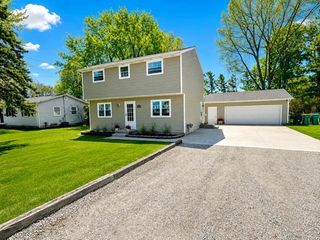 3244 E Fisher Road, Bay City, MI 48706