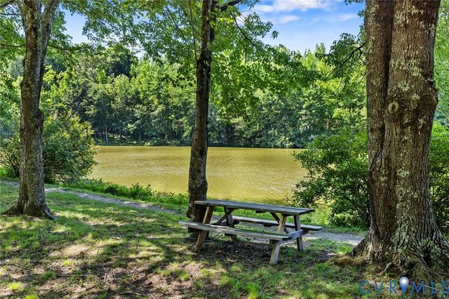 433 Elm Creek Dr, Manakin Sabot, VA 23103