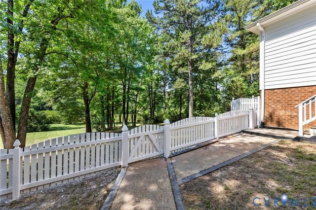 433 Elm Creek Dr, Manakin Sabot, VA 23103