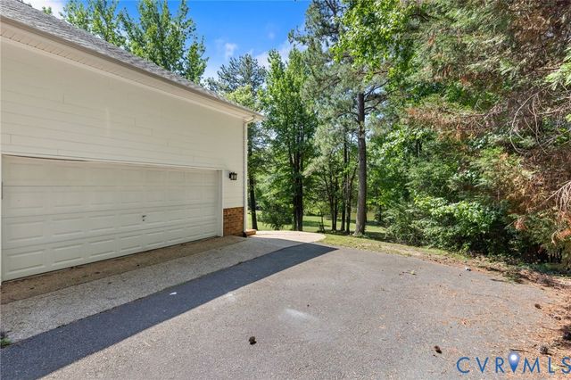 433 Elm Creek Dr, Manakin Sabot, VA 23103