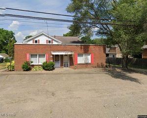 6090 Manchester Road, New Franklin, OH 44319