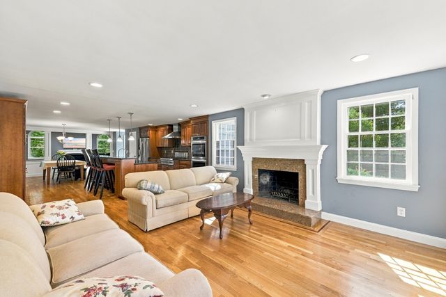 41 Amble Rd, Chelmsford, MA 01824