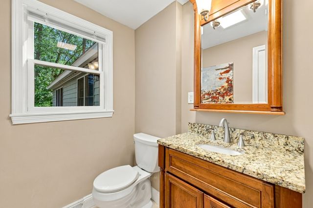 41 Amble Rd, Chelmsford, MA 01824