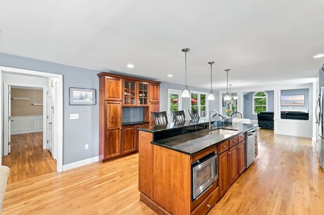 41 Amble Rd, Chelmsford, MA 01824