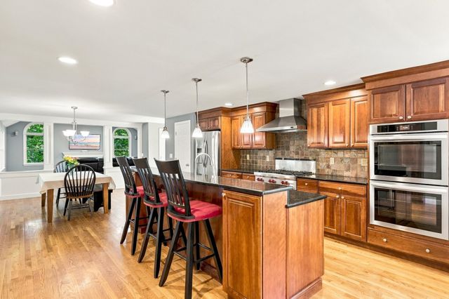 41 Amble Rd, Chelmsford, MA 01824