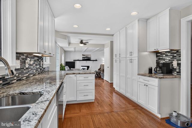 5811 OTTAWA RD, Centreville, VA 20120