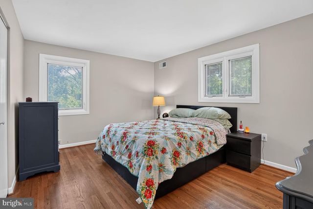 5811 OTTAWA RD, Centreville, VA 20120