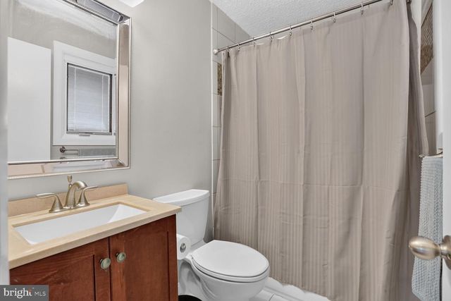 5811 OTTAWA RD, Centreville, VA 20120