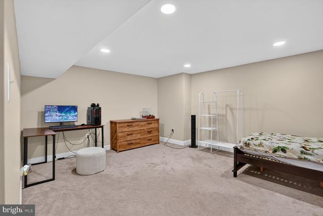 5811 OTTAWA RD, Centreville, VA 20120