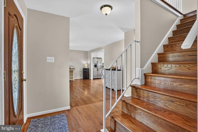 5811 OTTAWA RD, Centreville, VA 20120