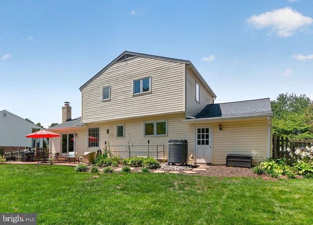 5811 OTTAWA RD, Centreville, VA 20120