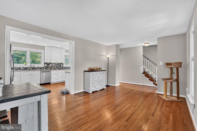 5811 OTTAWA RD, Centreville, VA 20120