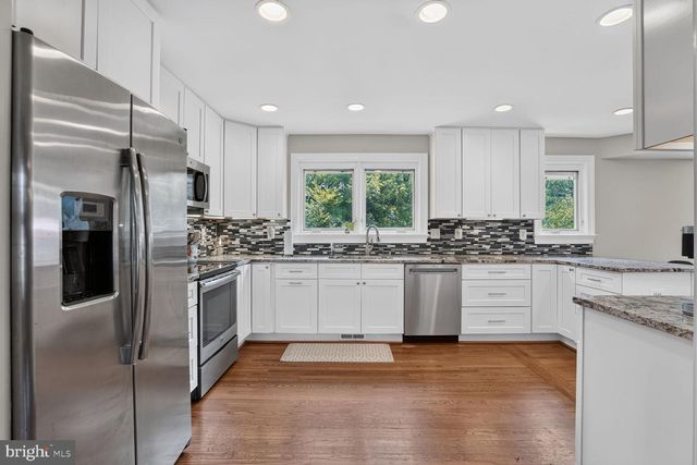 5811 OTTAWA RD, Centreville, VA 20120