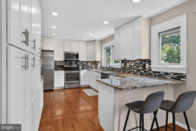 5811 OTTAWA RD, Centreville, VA 20120