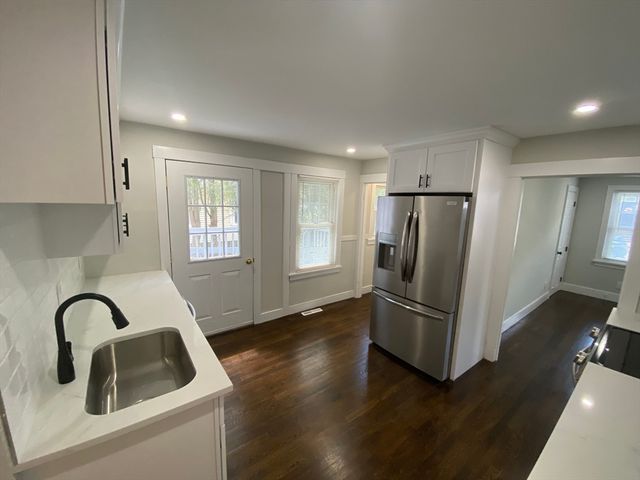 19 Healy Rd, Worcester, MA 01603