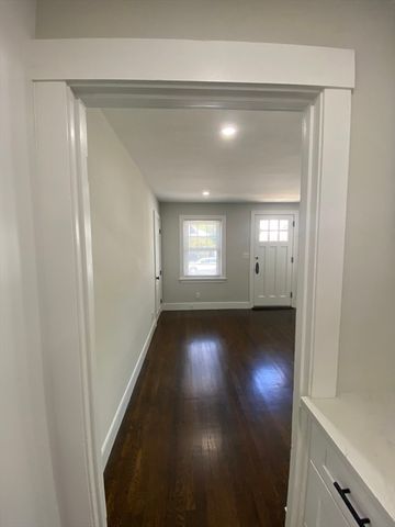 19 Healy Rd, Worcester, MA 01603
