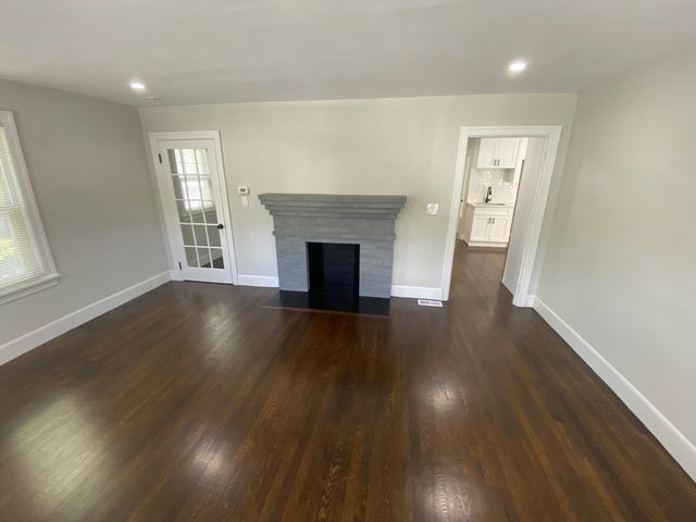 19 Healy Rd, Worcester, MA 01603