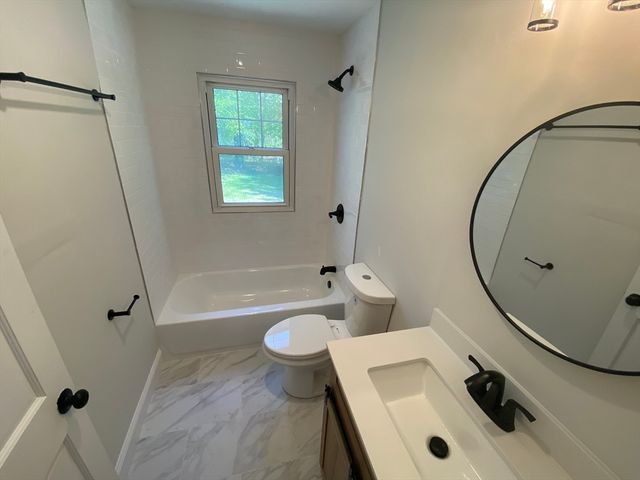 19 Healy Rd, Worcester, MA 01603