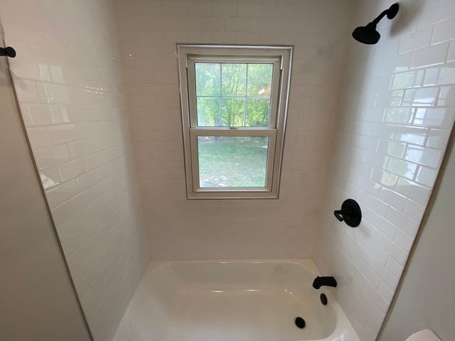 19 Healy Rd, Worcester, MA 01603