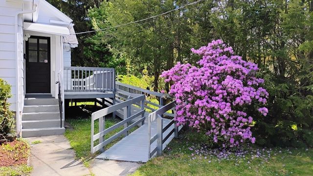 19 Healy Rd, Worcester, MA 01603