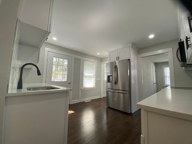 19 Healy Rd, Worcester, MA 01603