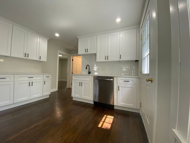 19 Healy Rd, Worcester, MA 01603