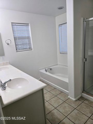 707 W Calle Capotasto, Sahuarita, AZ 85629