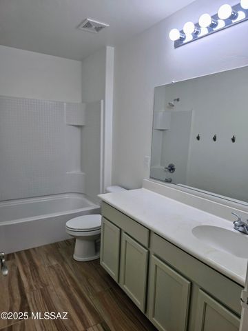 707 W Calle Capotasto, Sahuarita, AZ 85629