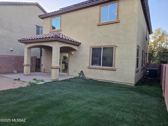 707 W Calle Capotasto, Sahuarita, AZ 85629