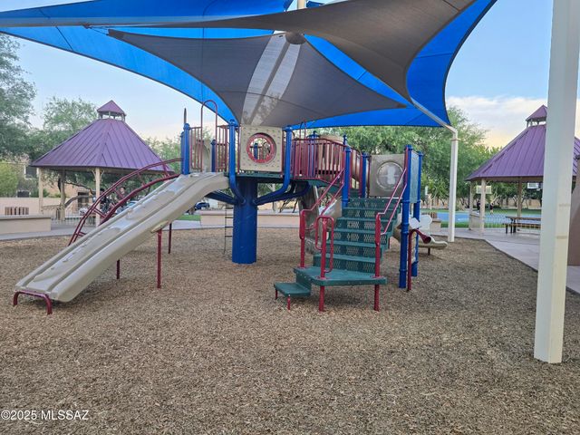 707 W Calle Capotasto, Sahuarita, AZ 85629