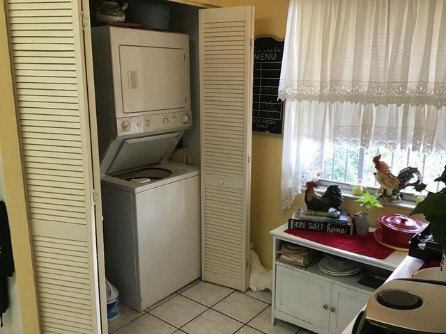 7320 Lake Circle Dr 407, Margate, FL 33063