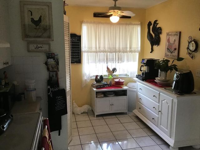 7320 Lake Circle Dr 407, Margate, FL 33063