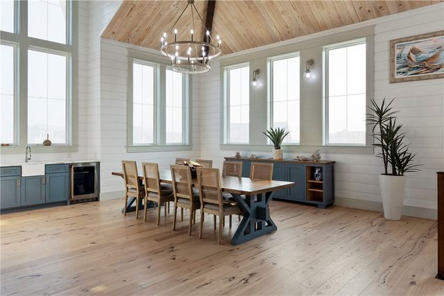 180 Sunrise Ave, Port Aransas, TX 78373