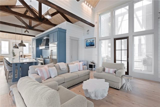 180 Sunrise Ave, Port Aransas, TX 78373