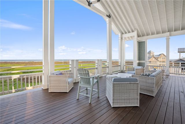 180 Sunrise Ave, Port Aransas, TX 78373